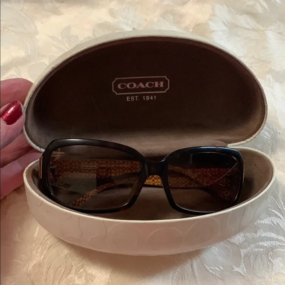 Coach Brown and Tan Glasses Stylish Sunglasses - Picture 12 of 12